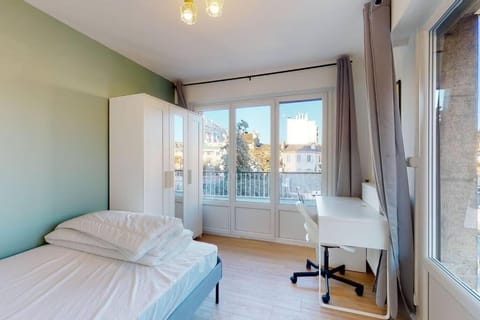 Appartement 4 chambres 8 couchages avec extérieur Apartment in Marseille