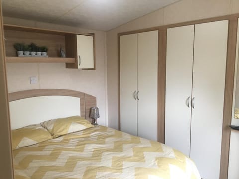 2 Bedroom 6 berth Caravan Towyn Rhyl Condo in Towyn