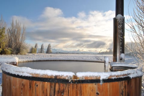 Winter, Garden view, Bath