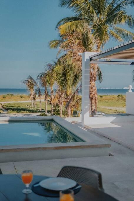 Villa de lujo frente al mar de Progreso Condominio in Progreso