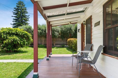 Sunset Cottage By The Bay Pet Friendly House in Portarlington