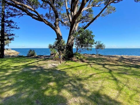 SANDY SHORES House in Amity Point