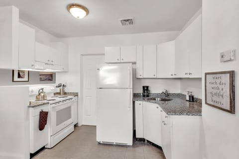 Comfy 1br In East Germantown Apartment in Philadelphia