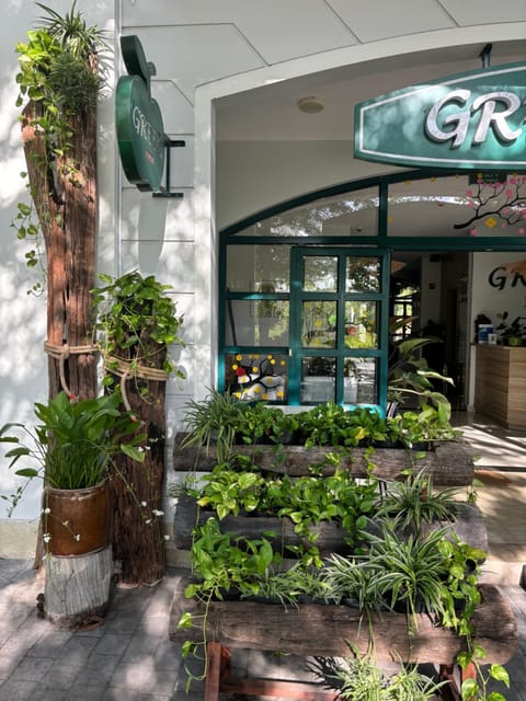 Facade/entrance, Spring, Day, Garden, Garden view