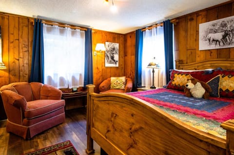 Alpen Way Chalet Mountain Lodge Albergue natural in Evergreen