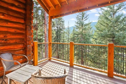 Spacious 7BR Lodge with Hot Tub Sauna and Mtn Views House in Blue River