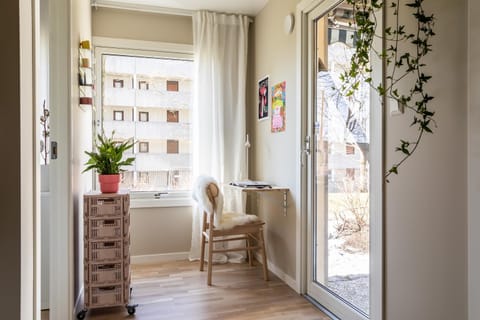Scandinavian apartment with 2 bedrooms and terrasse - close to Storo Storsenter and all public transport Condo in Oslo