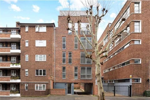 Flat 1 Bevenden Apartment in London Borough of Islington