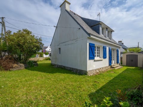 Holiday Home Maison Des Lavandières by Interhome House in Quiberon