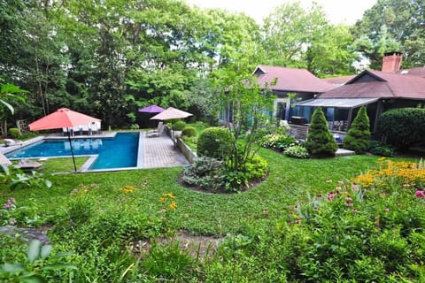 Painter Hill 4-BR Heated Pool, PoshPadsCT House in Roxbury