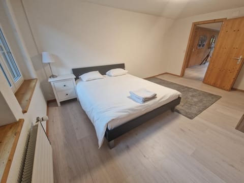 Bed, Bedroom, internet, internet, towels