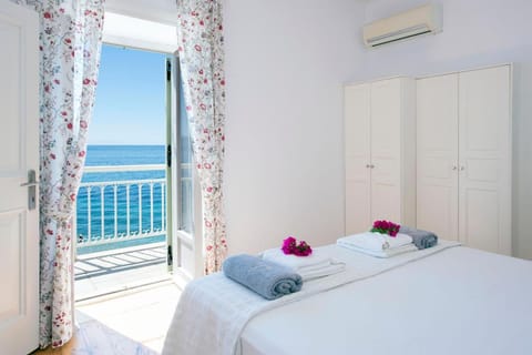 Bedroom, Sea view