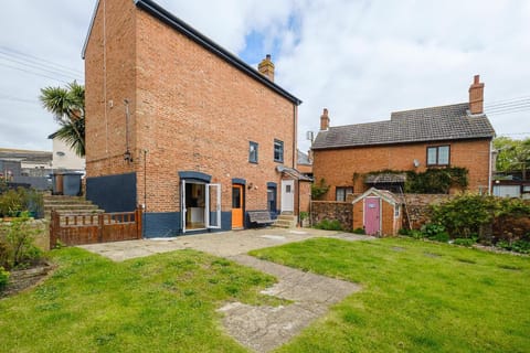 Frogmore Cottage House in Leiston