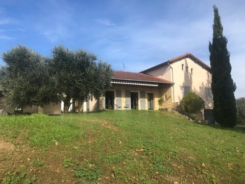 Grande maison avec piscine Moradia in Gaillac