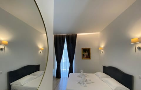 GUALTIERI LUXURY SUITE Bed and Breakfast in Ercolano