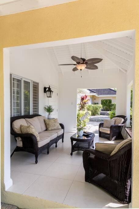 Choose To Be Happy at The Palms, Richmond Estates - Three Bedrooms with Pool Villa in St. Ann Parish