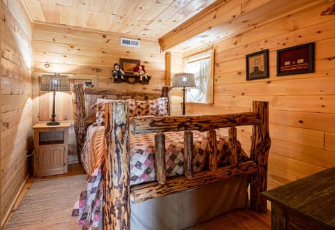 Heaven Sent - Spacious Family Cabin on Lake Nantahala Villa in Nantahala Lake