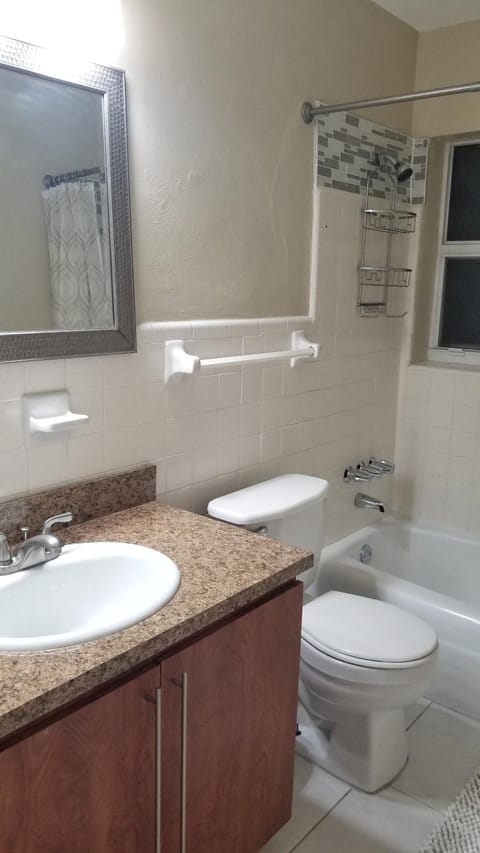 Glam 2 Bedroom Apartment Close to NSU in Cooper City Apartment in Pembroke Pines