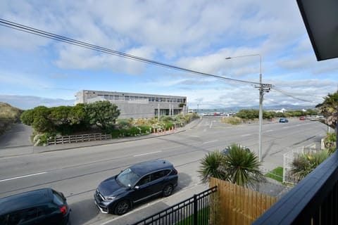 Sea air and Sandy Beach, beautiful 1 bed 1 bath Condominio in Christchurch