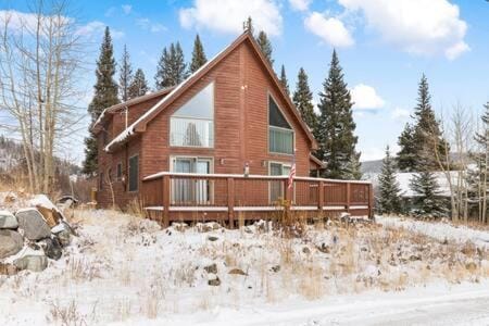 3BDR Mountain Retreat with Stunning Views House in Blue River