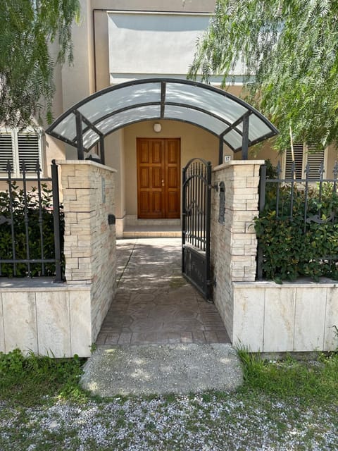 Property building, Facade/entrance, Day, Garden