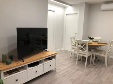 TV and multimedia, Dining area, internet, air conditioner