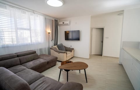 City Central Patio Condo in Netanya