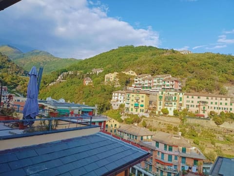 Balcony/Terrace, Mountain view