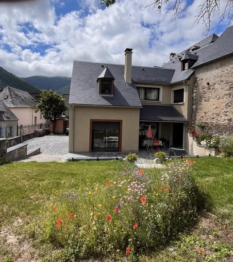 Property building, Garden, Garden view