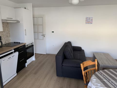 Appartement Neuf Centre-Ville Fort-Mahon-Plage avec Balcon et Parking, Idéal Famille - FR-1-482-114 Apartment in Fort-Mahon-Plage