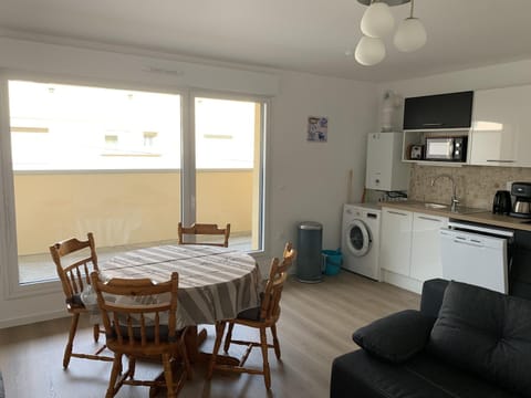 Appartement Neuf Centre-Ville Fort-Mahon-Plage avec Balcon et Parking, Idéal Famille - FR-1-482-114 Apartment in Fort-Mahon-Plage