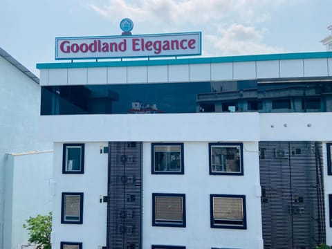 Goodland Elegance Hotel in Thiruvananthapuram