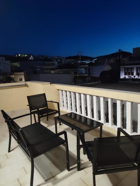 Night, View (from property/room), Balcony/Terrace, Seating area