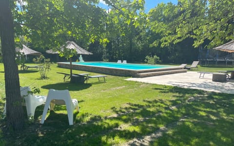 Le jardin de Jade Chalet in Sorgues