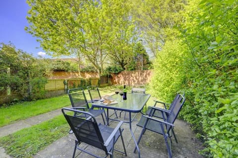 Park View - sleeps 7 great for 5 contractors Casa in Warrington