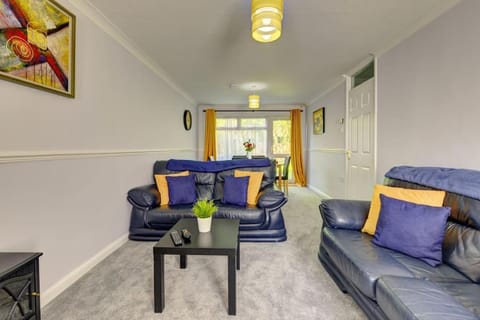 Park View - sleeps 7 great for 5 contractors Maison in Warrington