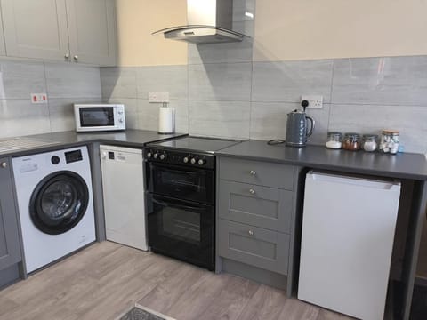 First Floor One bedroom Apartment Quiet Location in Stafford Copropriété in Stafford