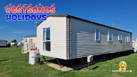 3 Bedroom Caravan at Seal Bay Resort Haus in Selsey