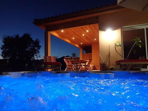 NEW Villa with JACUZZI, near St Cyprien beach Villa in Zonza