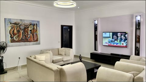 Communal lounge/ TV room, TV and multimedia, Living room, Evening entertainment