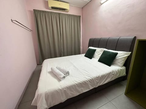 Ipoh Simple Comfortable Family 3R2B 7-9pax SY20 House in Ipoh
