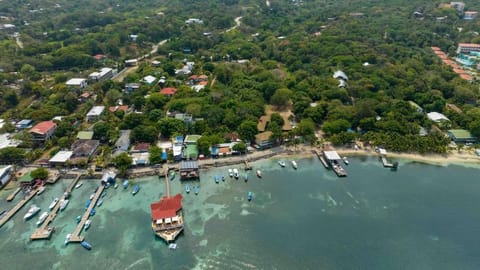 Cozy Beach Villa at The Shores 5 minutes from the beach Villa in West End