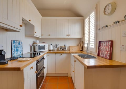 No 4 Armstrong Cottage Isobel Casa in Bamburgh