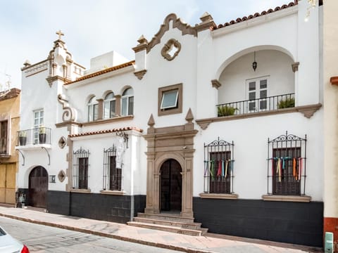 Property building, Facade/entrance