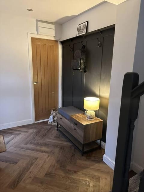 Cottage/boutique style - Free parking & Wi-Fi House in Hull