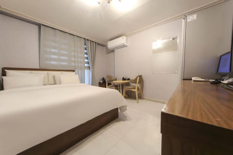 Goodstay Grand Motel Chuncheon Motel in Gyeonggi-do