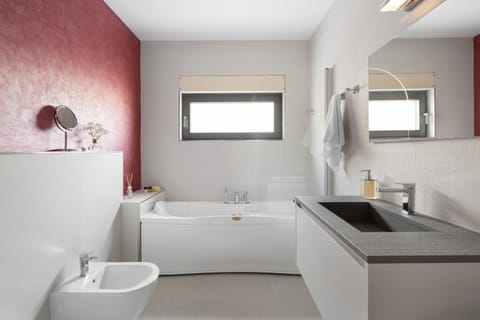 Bathroom, Bath, towels