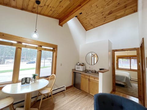 Cabin suite bed and breakfast Alojamiento y desayuno in Woodland Park