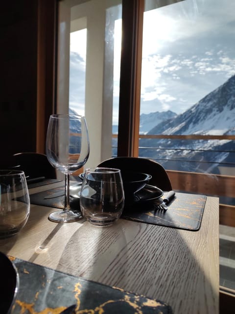 Natural landscape, Dining area, Mountain view