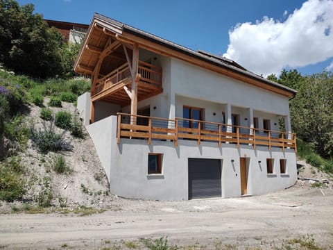 Property building, Day, Mountain view